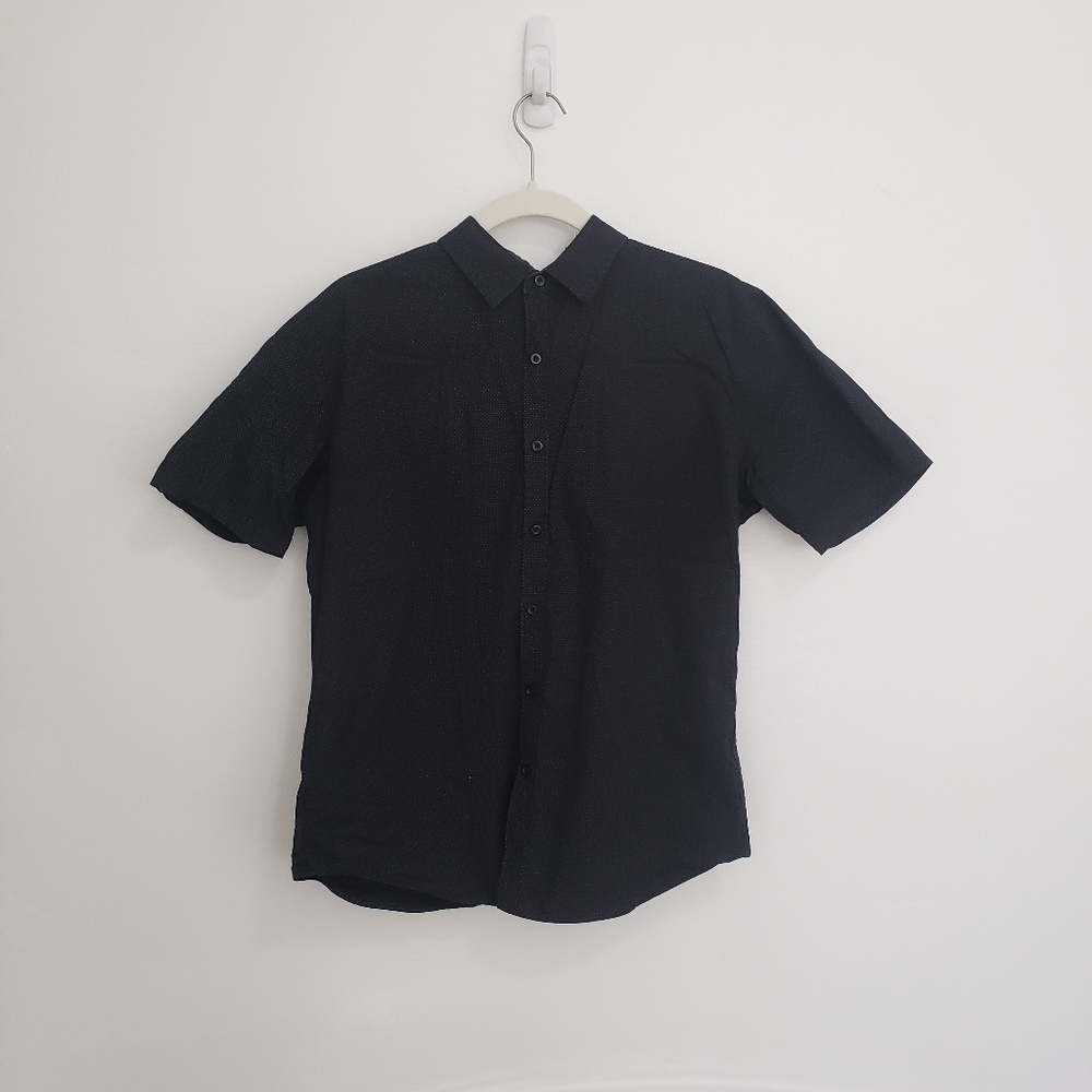 Beverly Hills Polo Club Dotted Button Up Size M